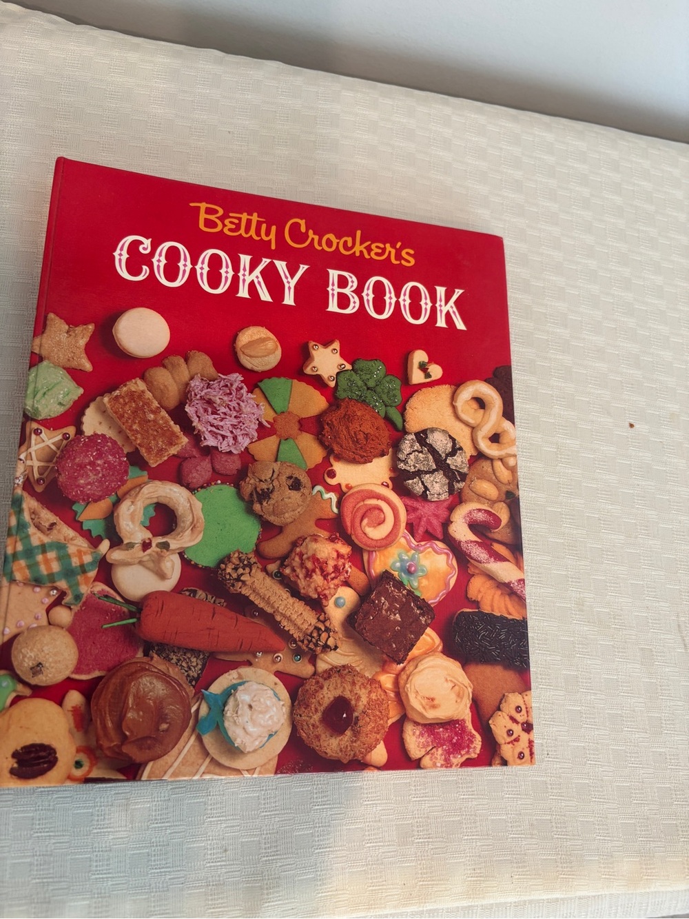 Betty Crocker Orginal Cooky Book, Reprinted Brand New